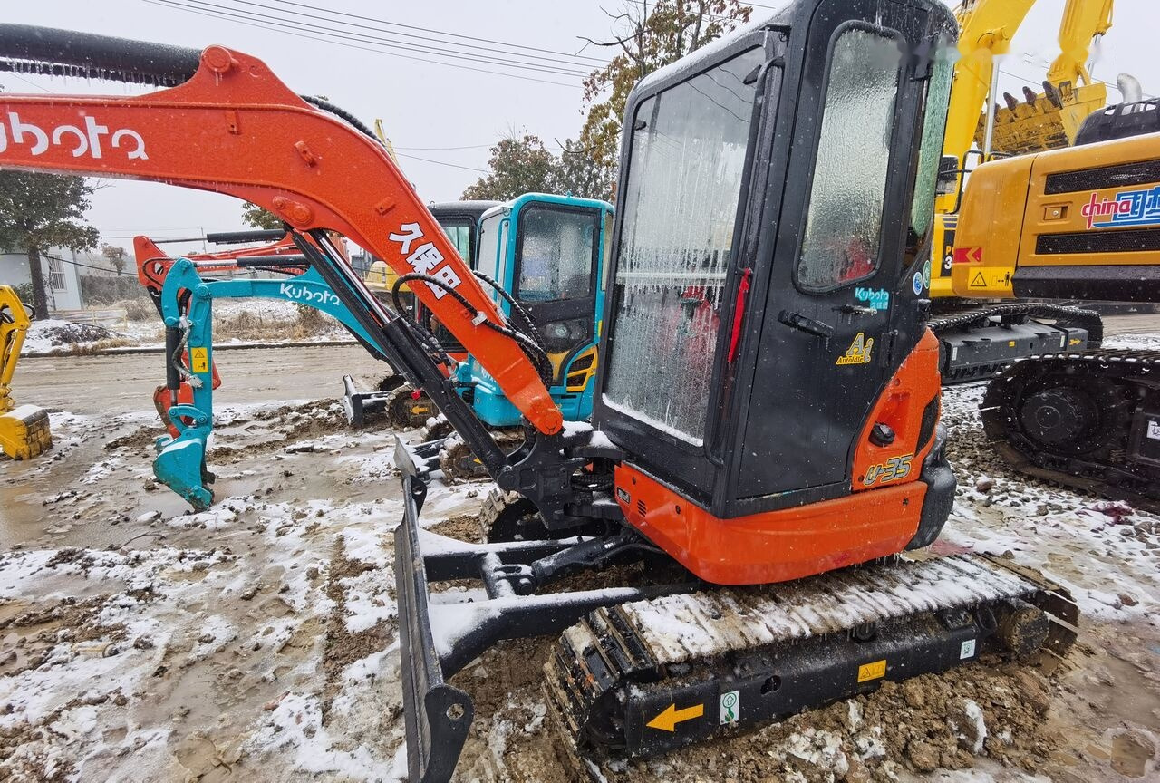 Kubota U35 - حفارة مصغرة: صور 2 Kubota U35 - حفارة مصغرة: صور 2