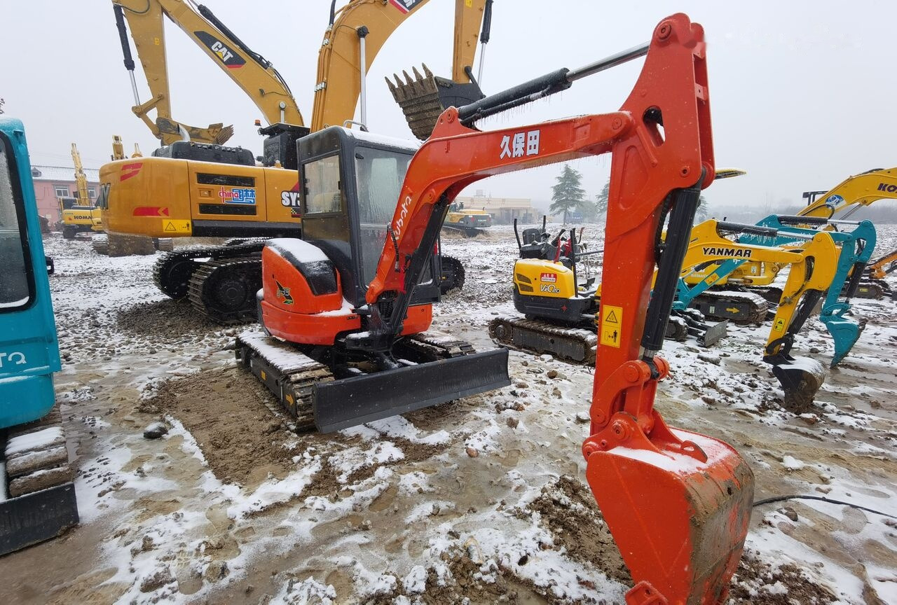 Kubota U35 - حفارة مصغرة: صور 4 Kubota U35 - حفارة مصغرة: صور 4