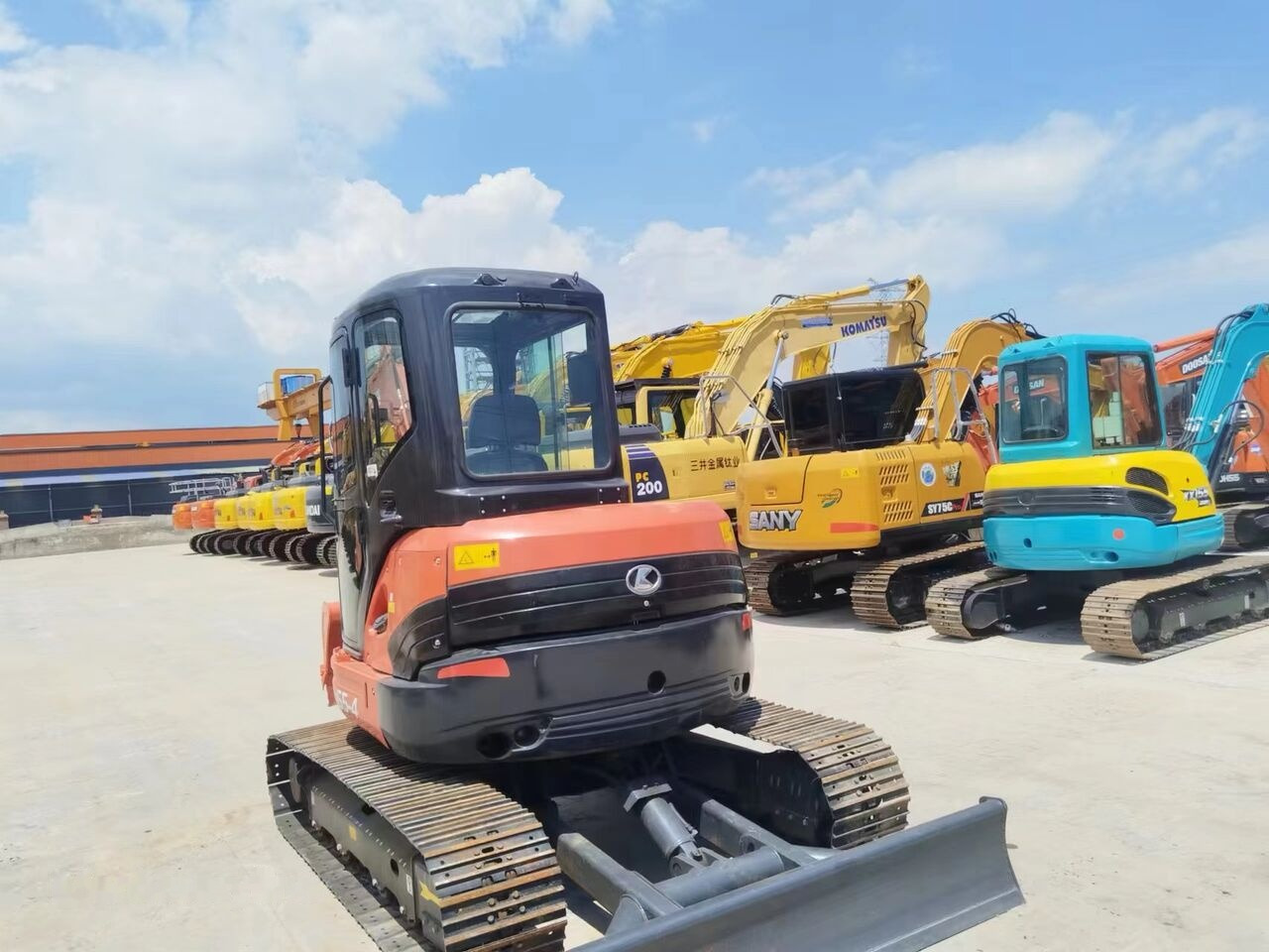 Kubota U55 - حفارة مصغرة: صور 2 Kubota U55 - حفارة مصغرة: صور 2