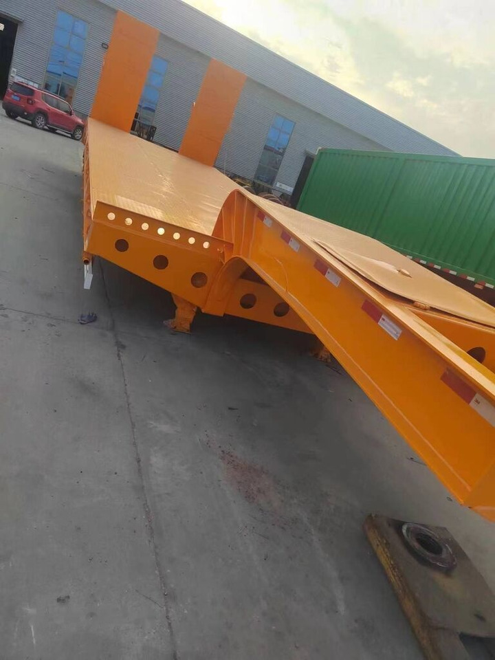 New low bed semi-tralier - عربة مسطحة منخفضة نصف مقطورة: صور 2 New low bed semi-tralier - عربة مسطحة منخفضة نصف مقطورة: صور 2