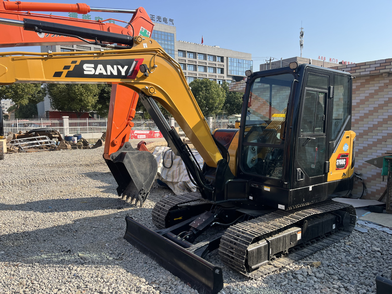 SANY SY60C - حفارة مصغرة: صور 2 SANY SY60C - حفارة مصغرة: صور 2