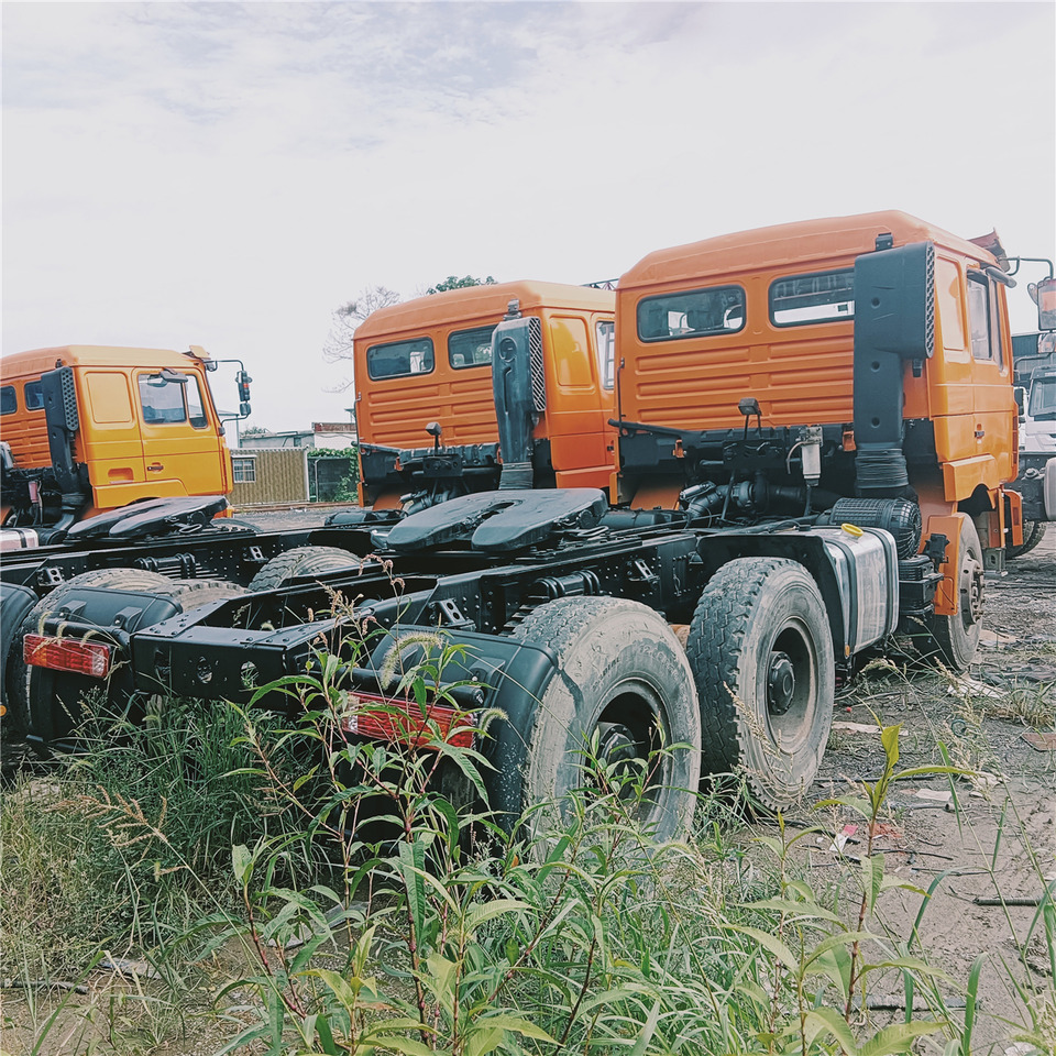 SHACMAN F3000 trailer head - شاحنة جرار: صور 3 SHACMAN F3000 trailer head - شاحنة جرار: صور 3