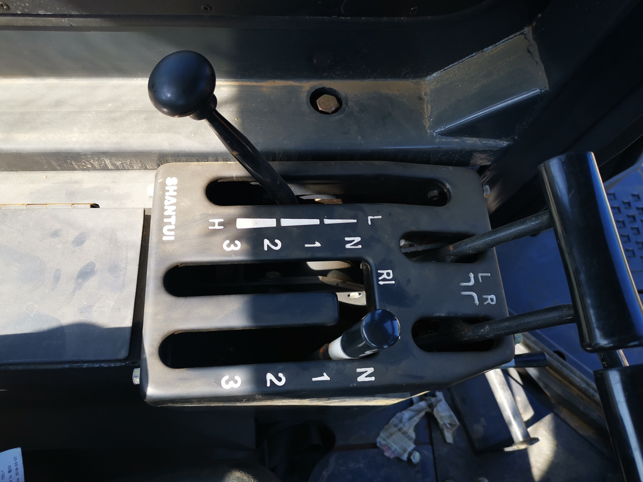 SHANTUI SD16 - بلدوزر: صور 5 SHANTUI SD16 - بلدوزر: صور 5