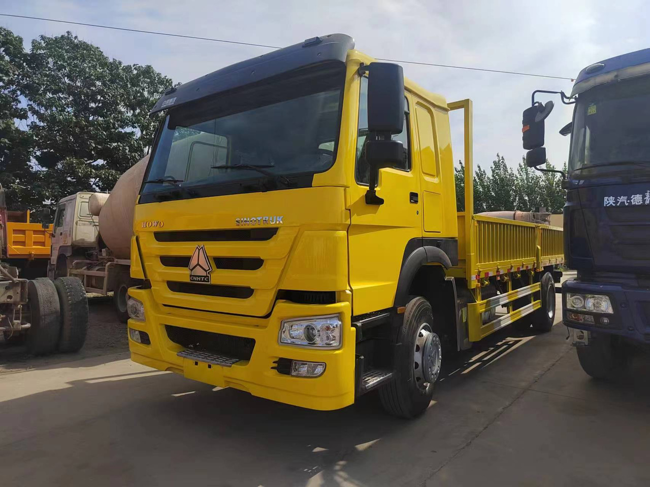 SINOTRUK HOWO 4x2 cargo truck - قلابات: صور 3 SINOTRUK HOWO 4x2 cargo truck - قلابات: صور 3