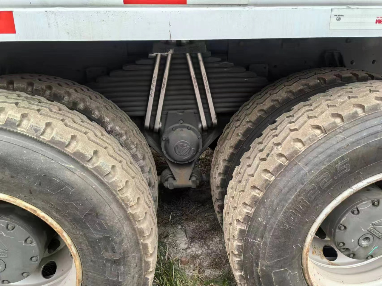 مبردة شاحنة SINOTRUK HOWO 6x4: صور 7 مبردة شاحنة SINOTRUK HOWO 6x4: صور 7