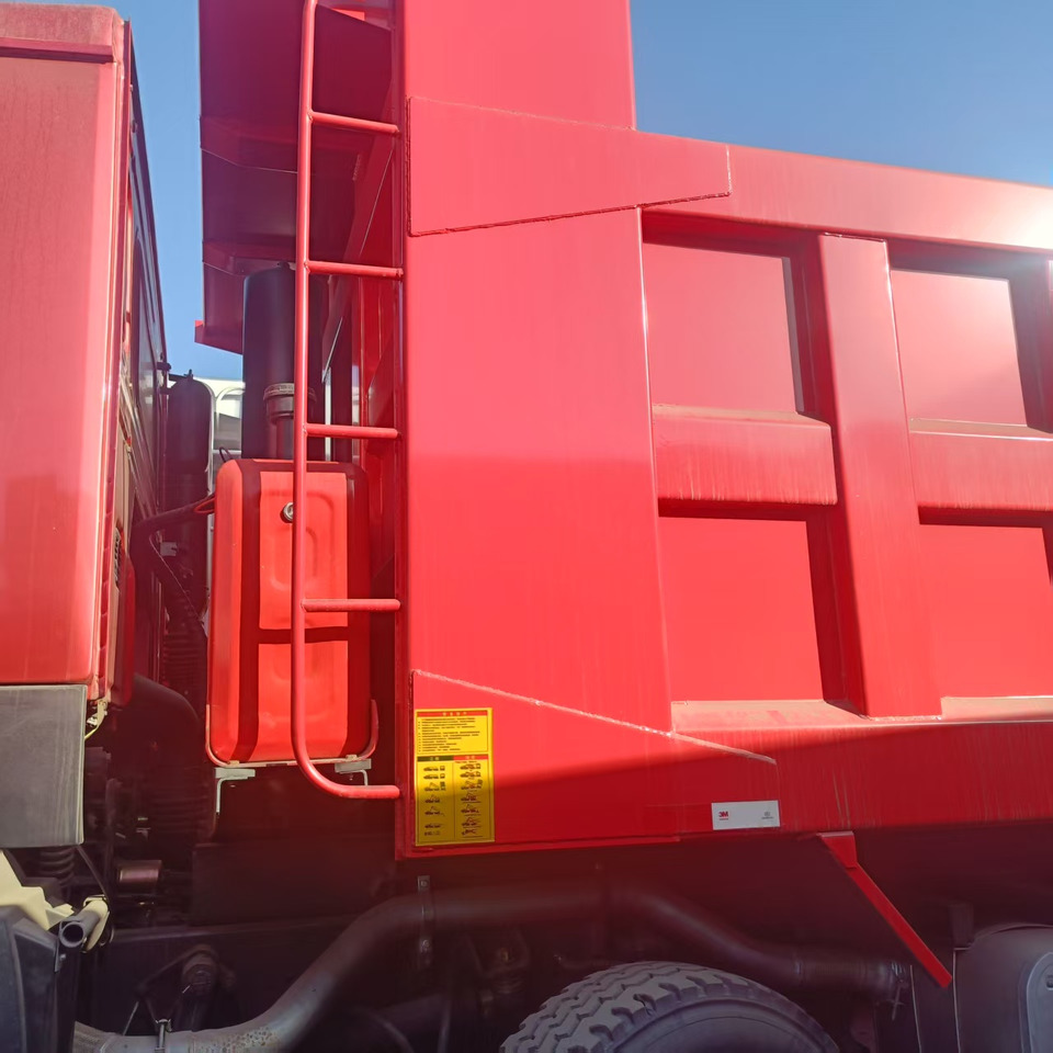 قلابات SINOTRUK HOWO 8x4: صور 6