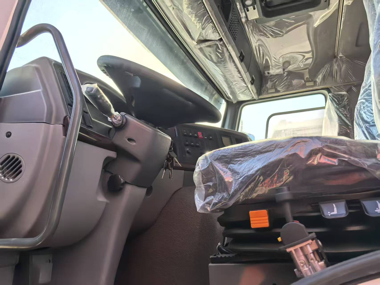 SINOTRUK HOWO 8x4 - قلابات: صور 5 SINOTRUK HOWO 8x4 - قلابات: صور 5