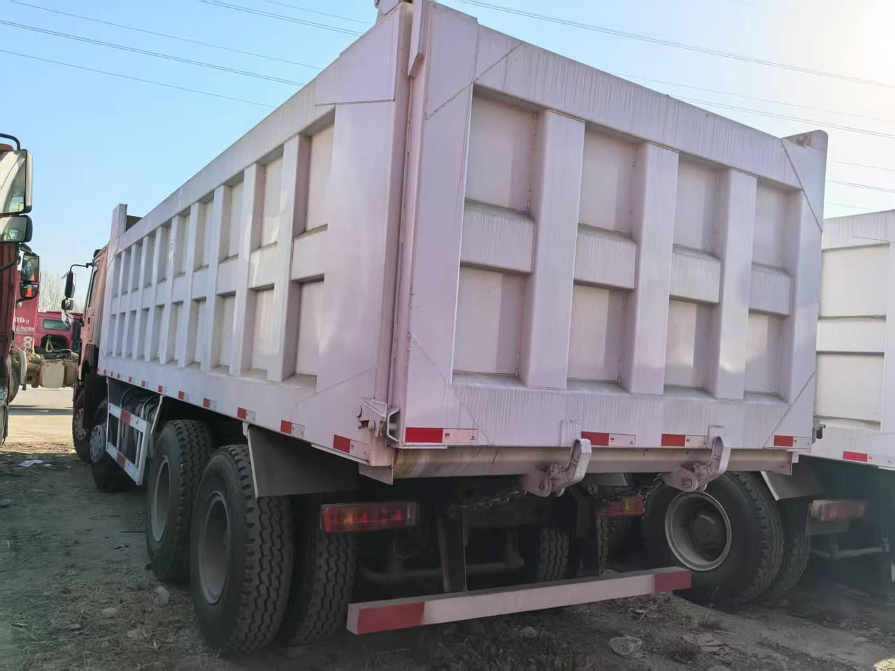 SINOTRUK HOWO 8x4 - قلابات: صور 4 SINOTRUK HOWO 8x4 - قلابات: صور 4