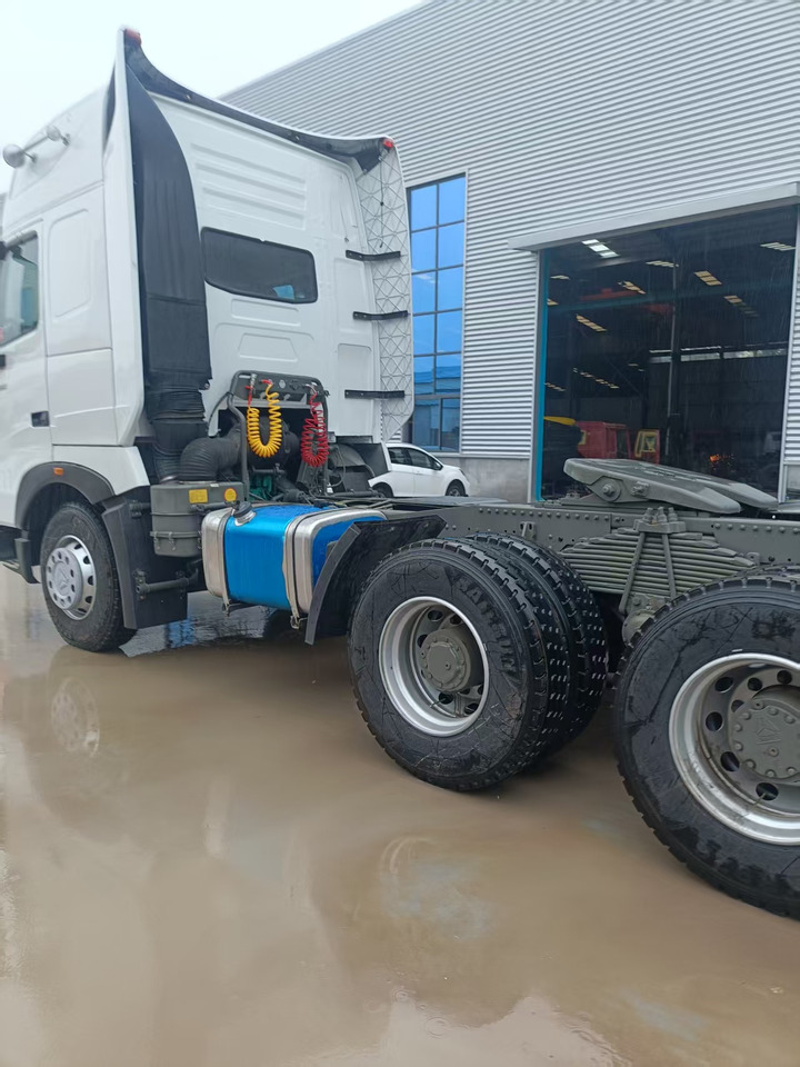 SINOTRUK HOWO A7 - شاحنة جرار: صور 5 SINOTRUK HOWO A7 - شاحنة جرار: صور 5