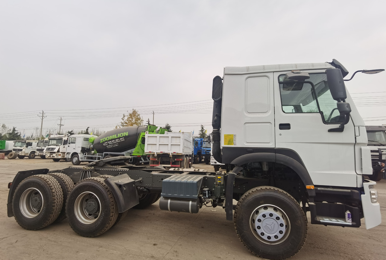 SINOTRUK HOWO trailer head - شاحنة جرار: صور 3 SINOTRUK HOWO trailer head - شاحنة جرار: صور 3