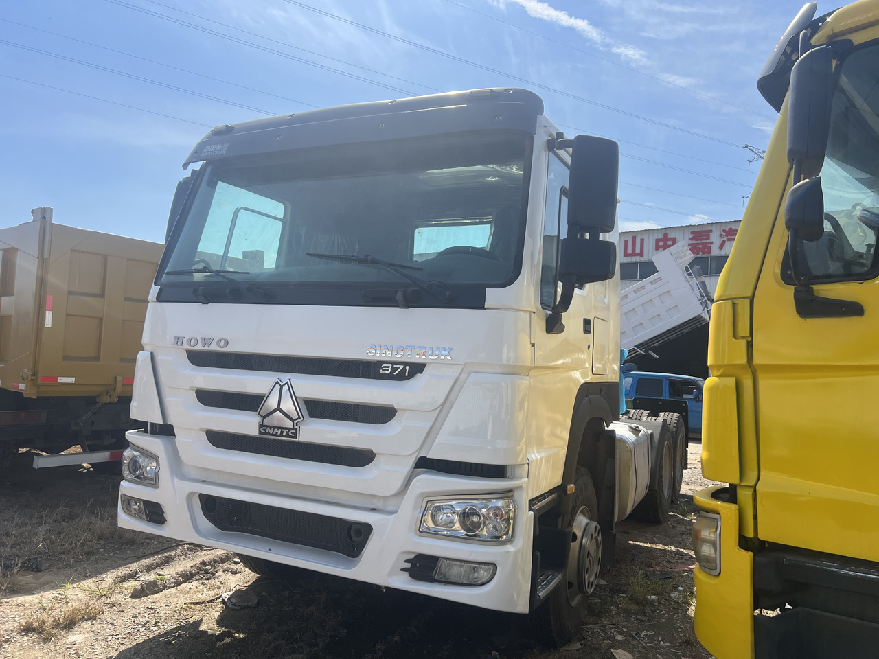 SINOTRUK HOWO trailer head - شاحنة جرار: صور 5 SINOTRUK HOWO trailer head - شاحنة جرار: صور 5