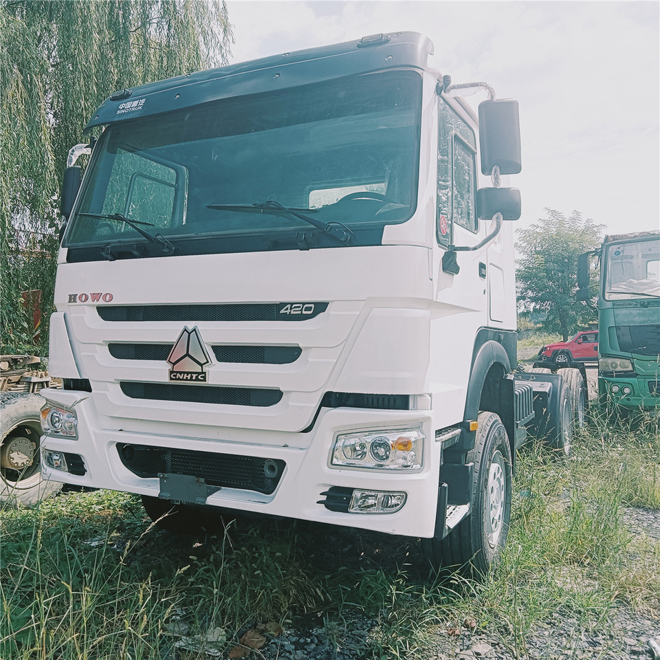 SINOTRUK HOWO trailer head - شاحنة جرار: صور 1 SINOTRUK HOWO trailer head - شاحنة جرار: صور 1