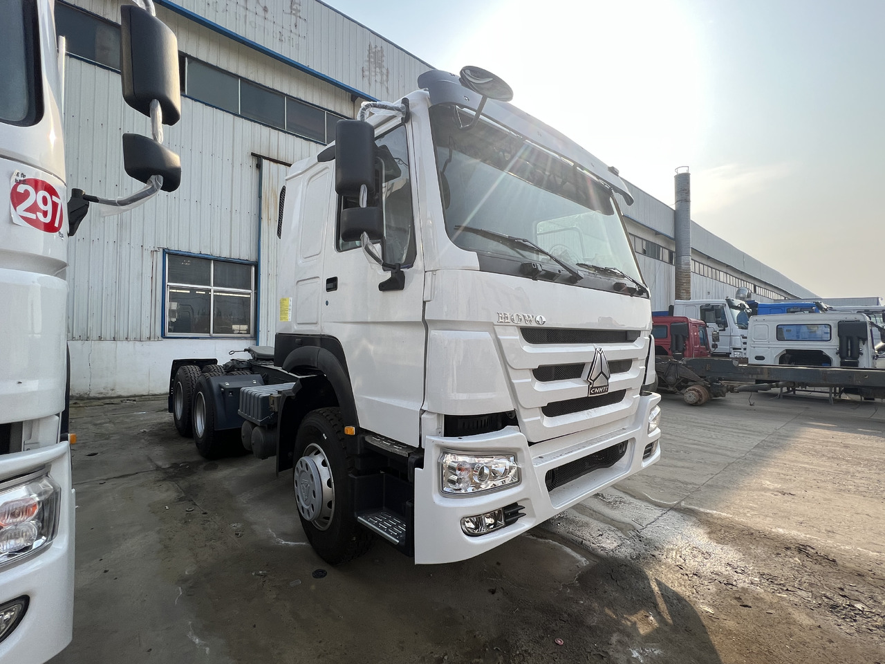 SINOTRUK HOWO tralier head - شاحنة جرار: صور 1 SINOTRUK HOWO tralier head - شاحنة جرار: صور 1