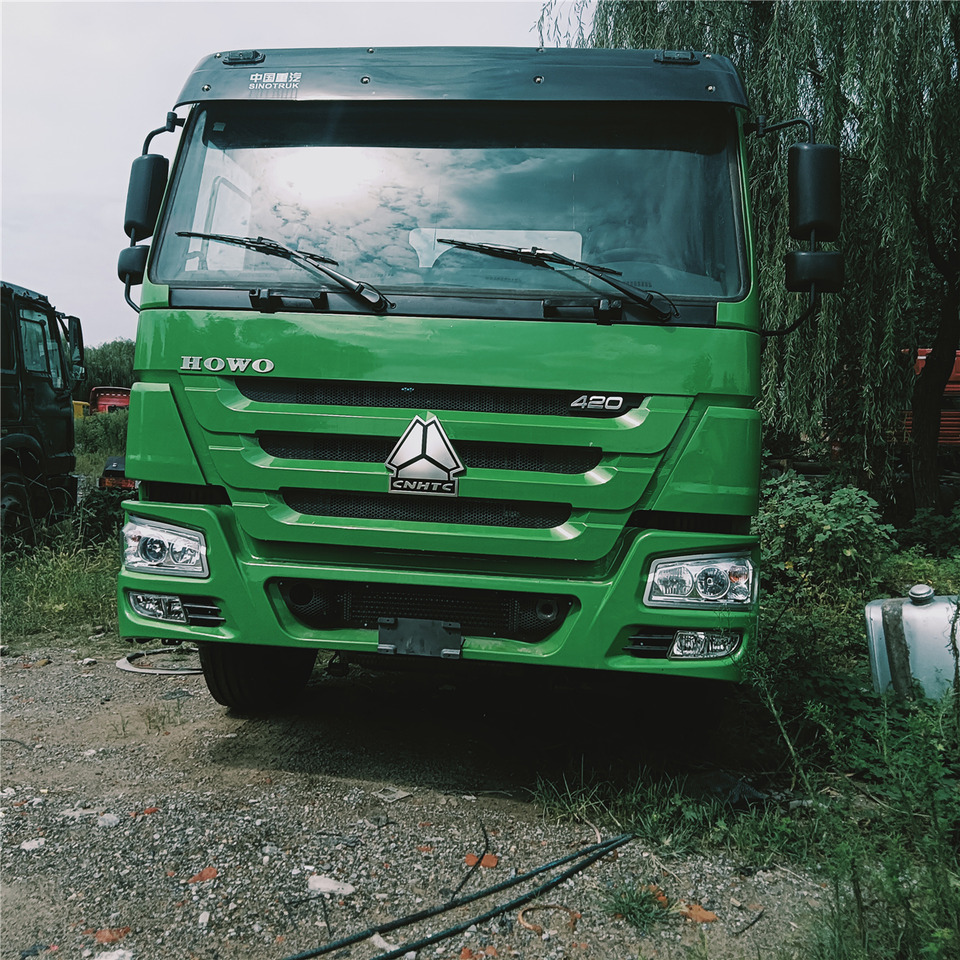 SINOTRUK HOWO tralier head - شاحنة جرار: صور 3 SINOTRUK HOWO tralier head - شاحنة جرار: صور 3