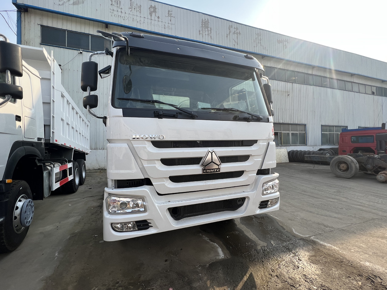 SINOTRUK HOWO tralier head - شاحنة جرار: صور 3 SINOTRUK HOWO tralier head - شاحنة جرار: صور 3