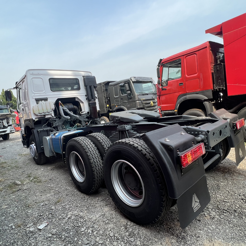 SINOTRUK HOWO tralier head - شاحنة جرار: صور 5 SINOTRUK HOWO tralier head - شاحنة جرار: صور 5