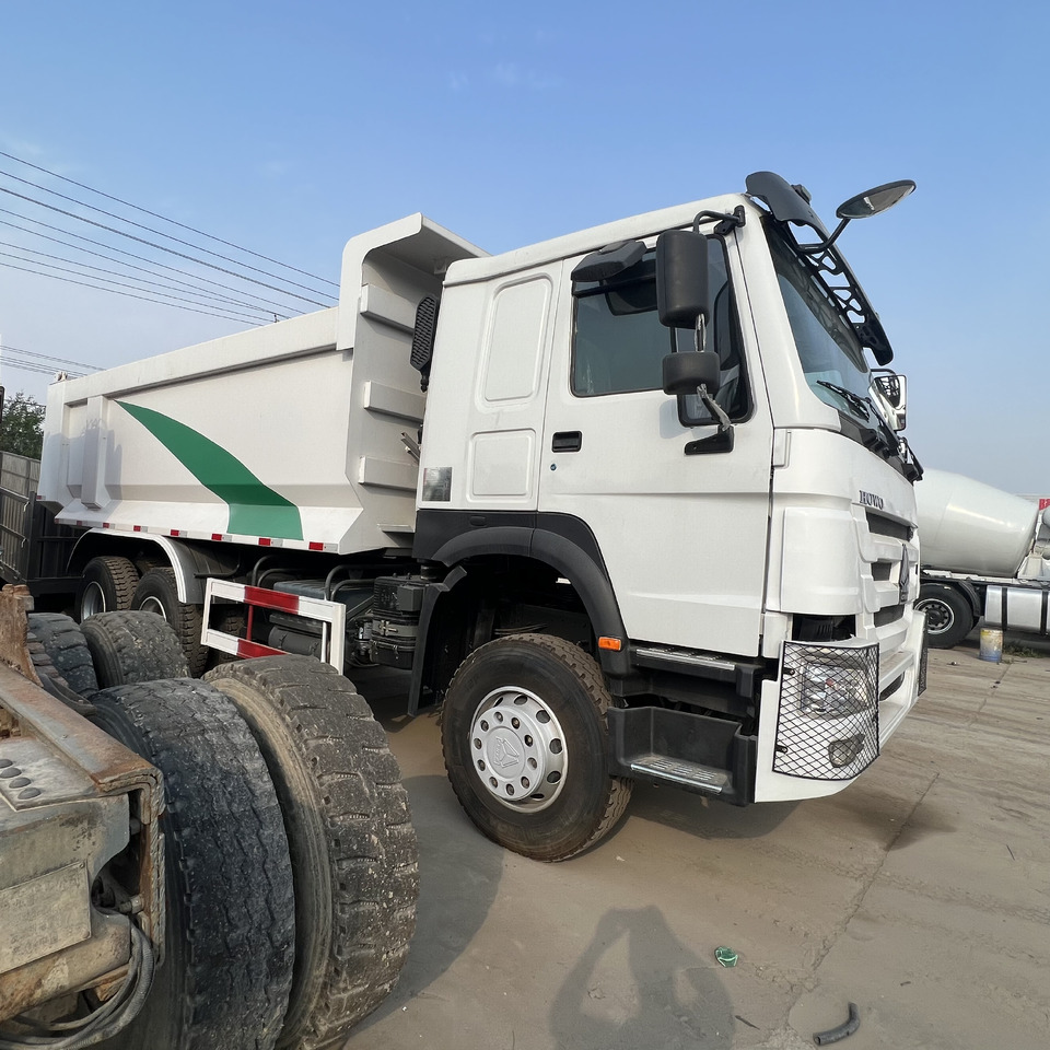 SINOTRUK HOWO - بصندوق مغلق شاحنة: صور 2 SINOTRUK HOWO - بصندوق مغلق شاحنة: صور 2