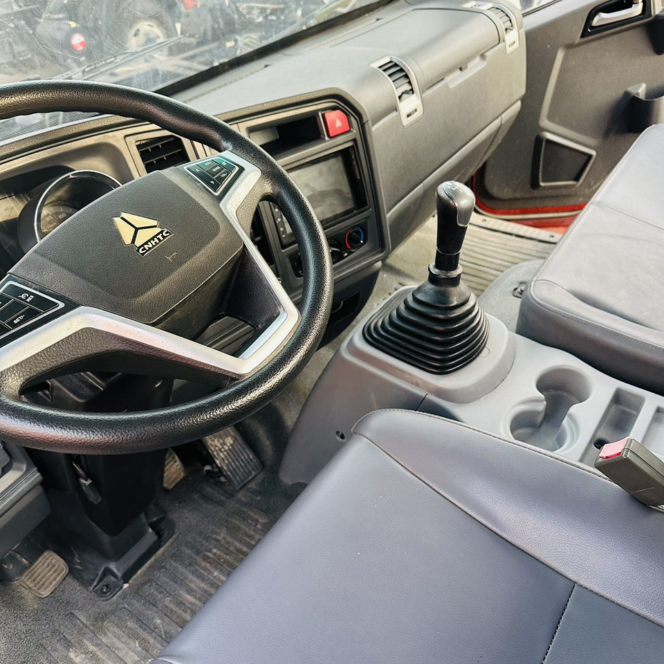 SINOTRUK HOWO - شاحنة جرار: صور 5 SINOTRUK HOWO - شاحنة جرار: صور 5