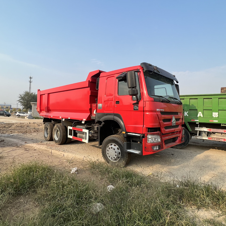 SINOTRUK HOWO - بصندوق مغلق شاحنة: صور 5 SINOTRUK HOWO - بصندوق مغلق شاحنة: صور 5