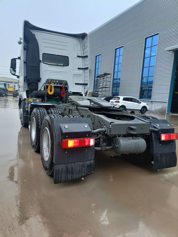 SINOTRUK HOWO - شاحنة جرار: صور 5 SINOTRUK HOWO - شاحنة جرار: صور 5