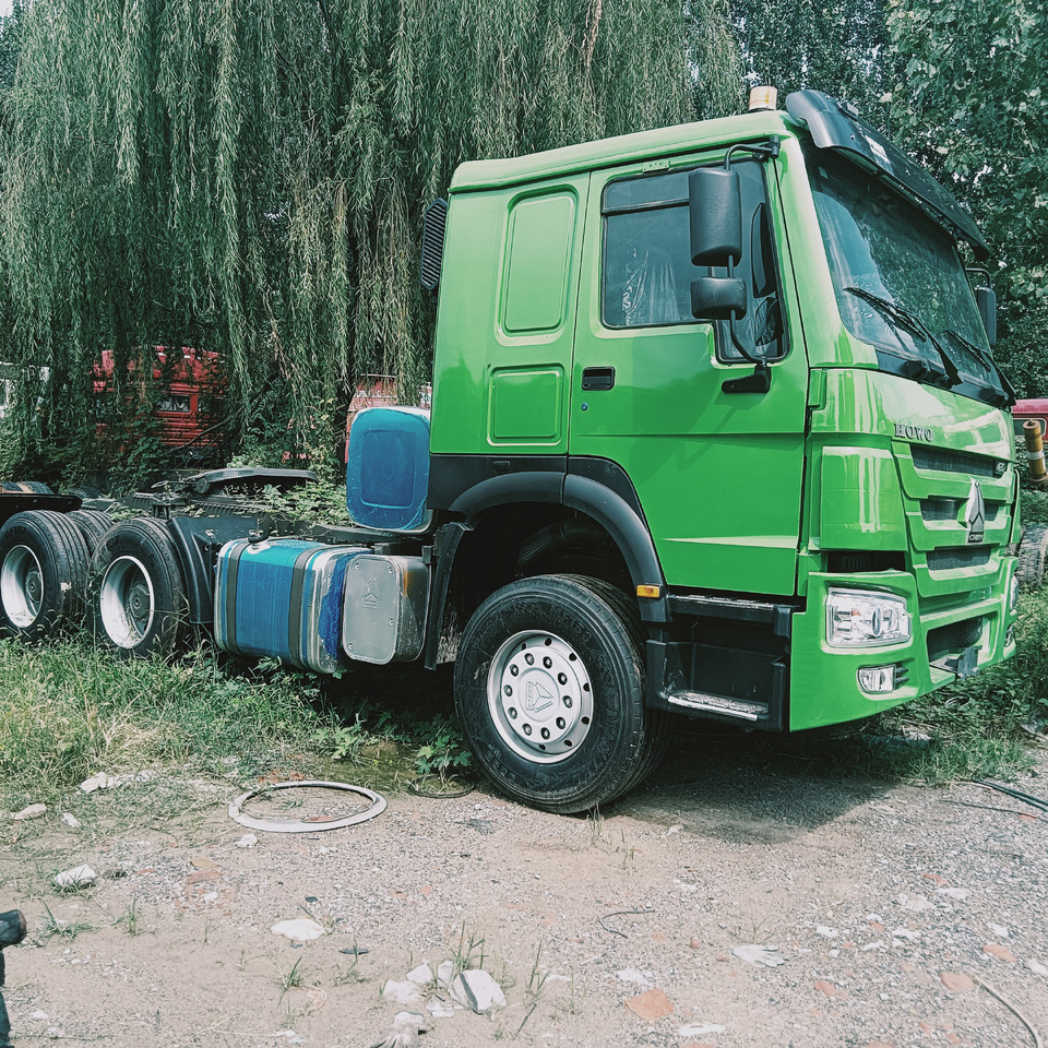 SINOTRUK HOWO - شاحنة جرار: صور 5 SINOTRUK HOWO - شاحنة جرار: صور 5