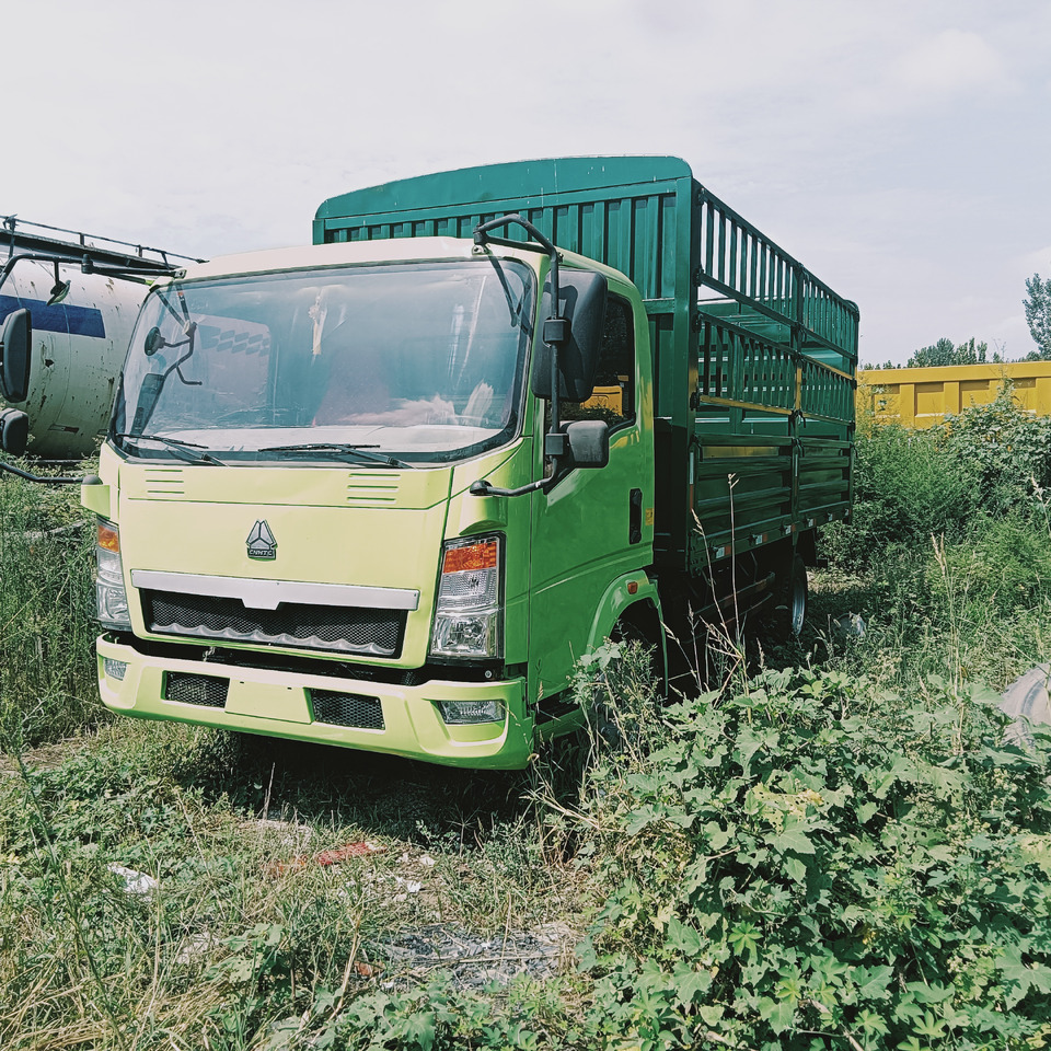 SINOTRUK HOWO - شاحنة: صور 1 SINOTRUK HOWO - شاحنة: صور 1