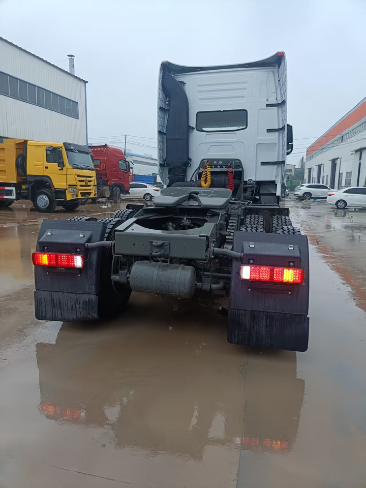 SINOTRUK HOWO - شاحنة جرار: صور 4 SINOTRUK HOWO - شاحنة جرار: صور 4