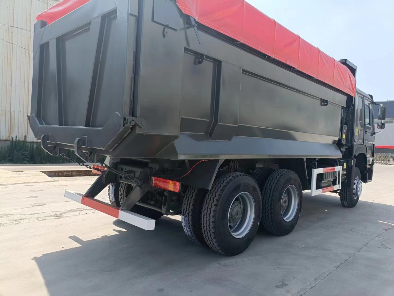 SINOTRUK HOWO - بصندوق مغلق شاحنة: صور 2 SINOTRUK HOWO - بصندوق مغلق شاحنة: صور 2