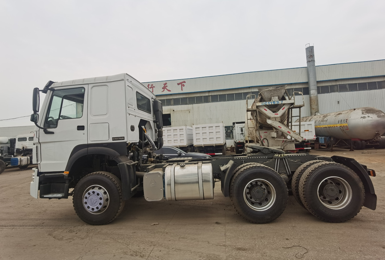 SINOTRUK Howo trailer head - شاحنة جرار: صور 5 SINOTRUK Howo trailer head - شاحنة جرار: صور 5