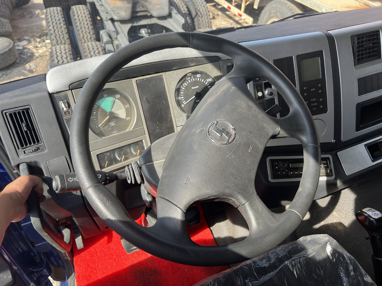 قلابات Shacman F3000 8x4: صور 9