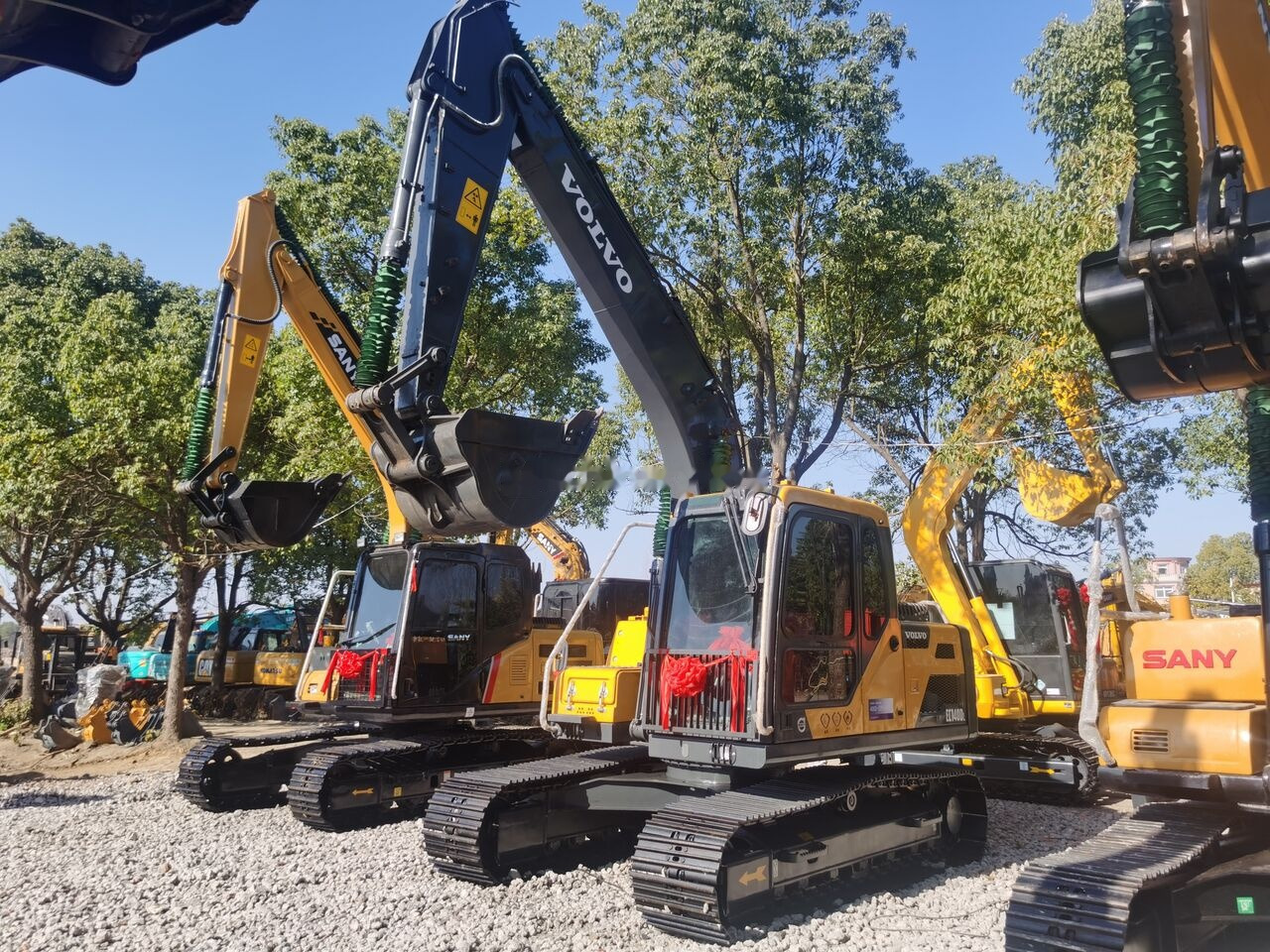 Volvo EC140DL - حفارات زحافة: صور 2 Volvo EC140DL - حفارات زحافة: صور 2