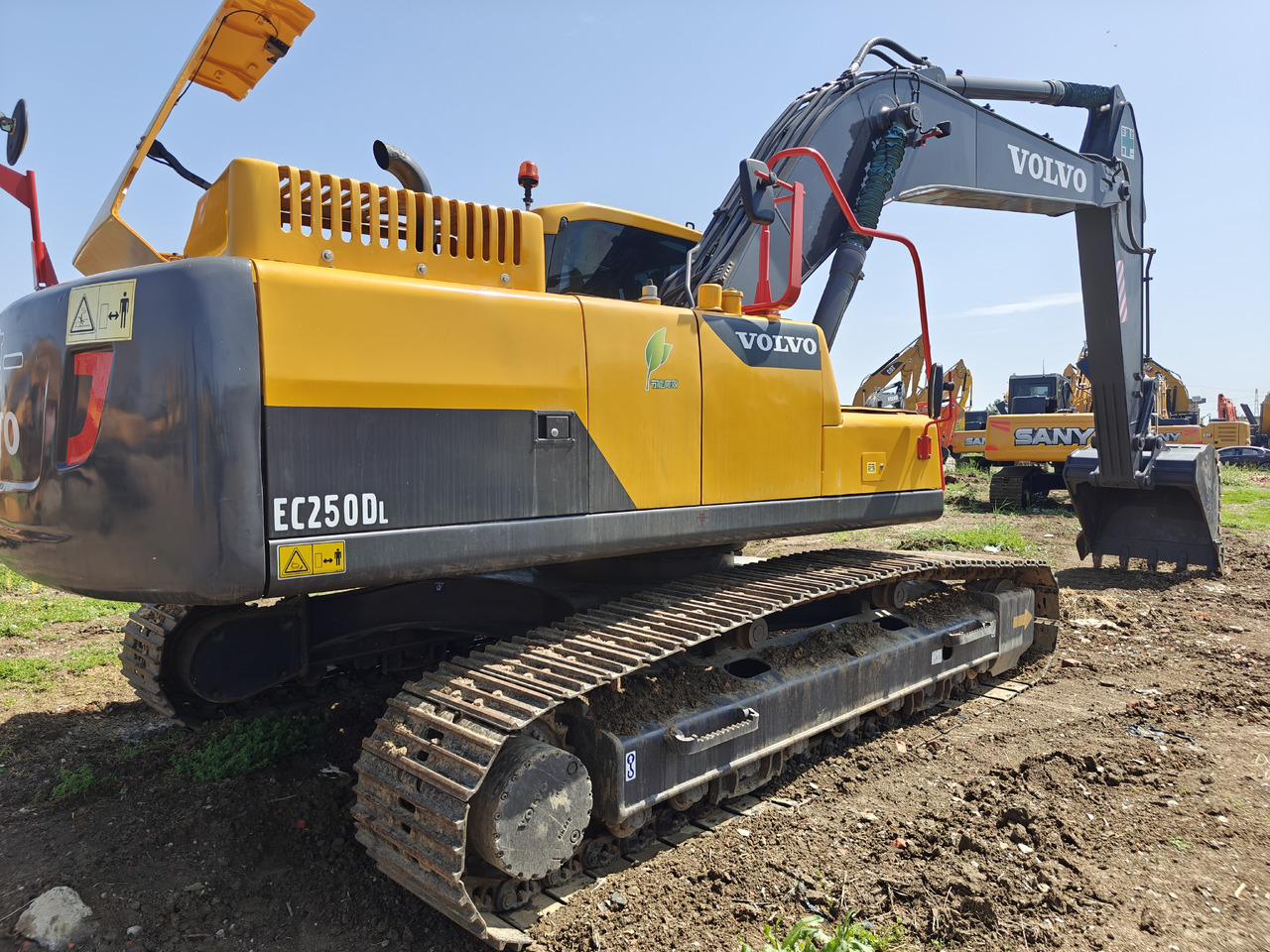 Volvo EC250D - حفارات زحافة: صور 1 Volvo EC250D - حفارات زحافة: صور 1
