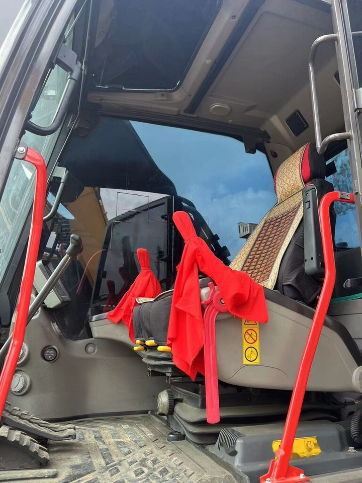 Volvo EC300D - حفارات زحافة: صور 2 Volvo EC300D - حفارات زحافة: صور 2