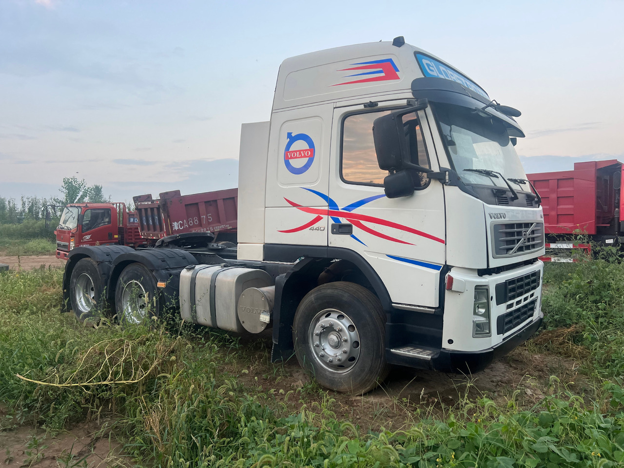 Volvo FM440 - شاحنة جرار: صور 1 Volvo FM440 - شاحنة جرار: صور 1