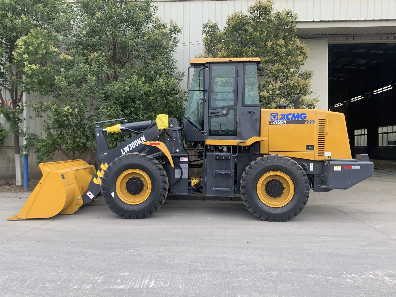 XCMG LW300KN - اللودر بعجل: صور 3 XCMG LW300KN - اللودر بعجل: صور 3