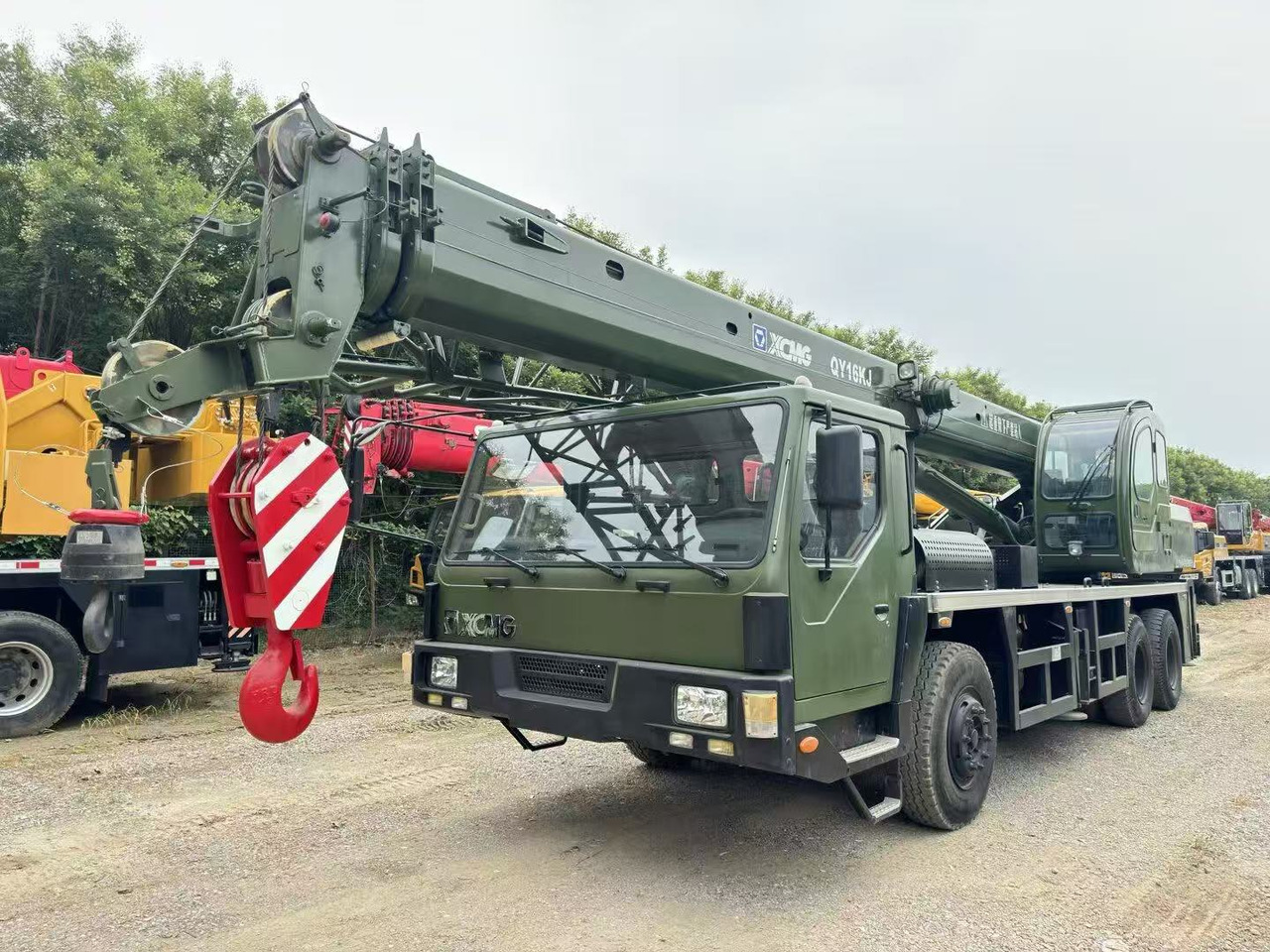 XCMG QY16KJ - شاحنة كرين: صور 1 XCMG QY16KJ - شاحنة كرين: صور 1