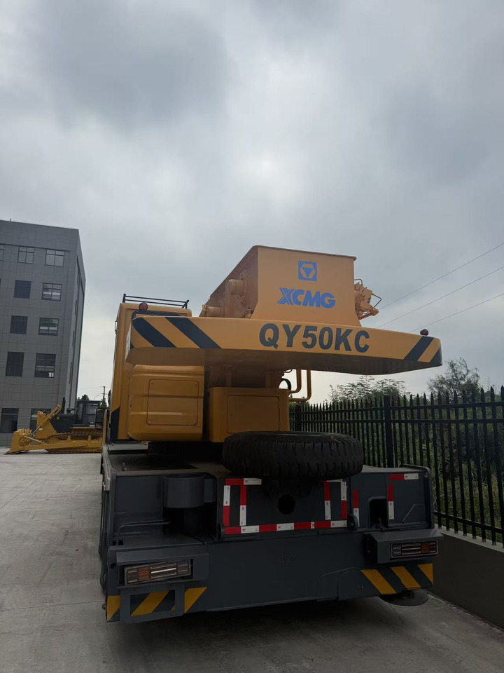 XCMG QY50KC - شاحنة كرين: صور 4 XCMG QY50KC - شاحنة كرين: صور 4
