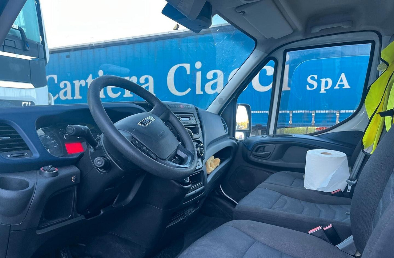 Iveco Daily 35-160 Passo Lungo e Tetto Alto - فان: صور 3 Iveco Daily 35-160 Passo Lungo e Tetto Alto - فان: صور 3