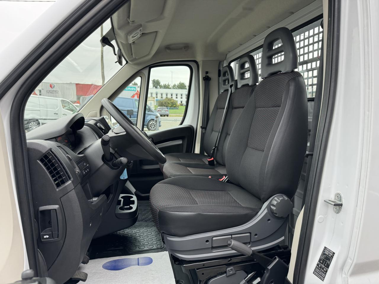 CITROEN JUMPER 3T5 PLATEAU 4M20 2.2 HDI 140CH - الشاحنات الصغيرة المسطحة: صور 5 CITROEN JUMPER 3T5 PLATEAU 4M20 2.2 HDI 140CH - الشاحنات الصغيرة المسطحة: صور 5