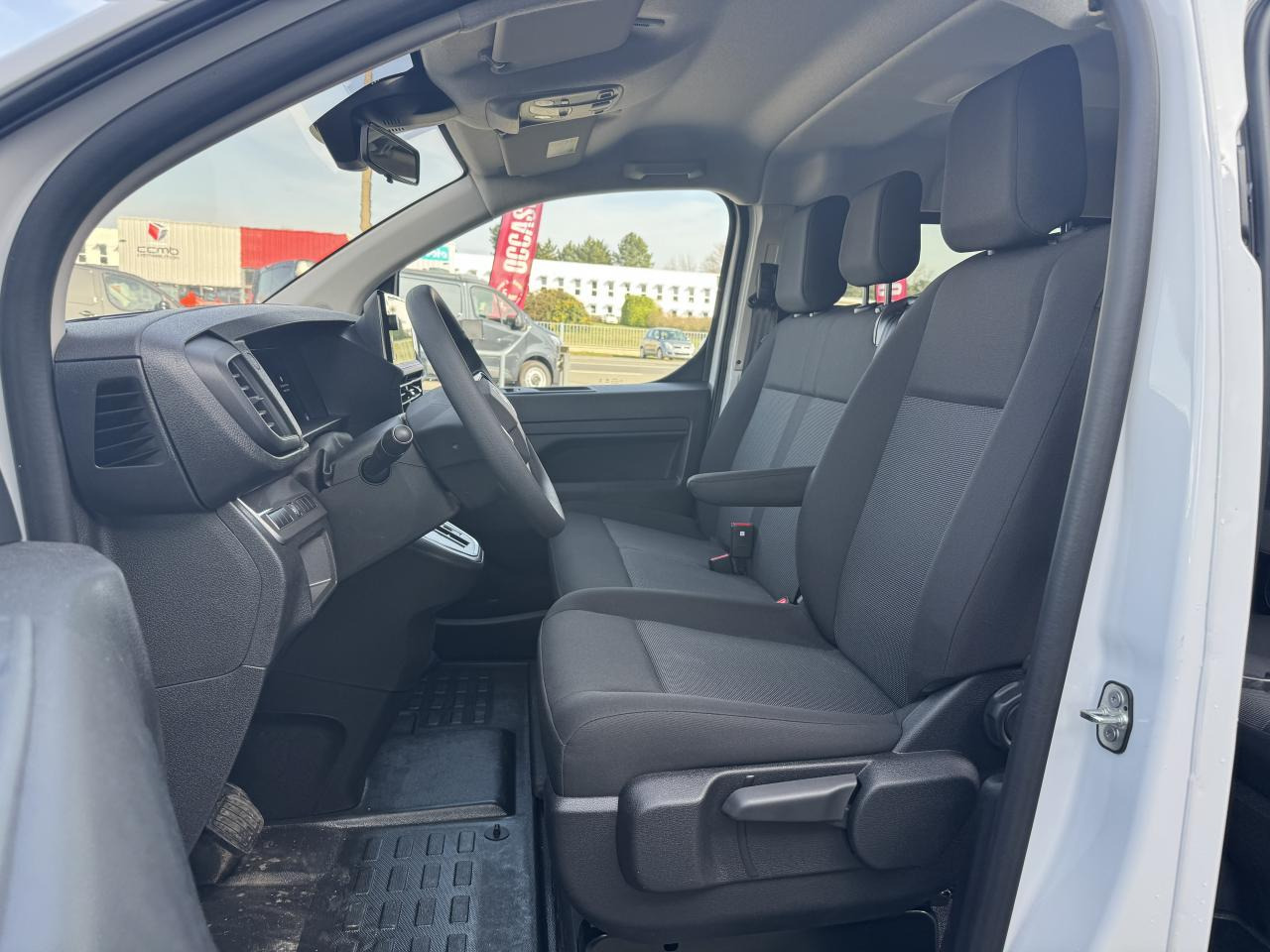 CITROEN jumpy M 2.0 HDI 180 EAT-8 CABINE APPROFONDIE 5 PLACES - الشاحنات الصغيرة كابينة مزدوجة: صور 5 CITROEN jumpy M 2.0 HDI 180 EAT-8 CABINE APPROFONDIE 5 PLACES - الشاحنات الصغيرة كابينة مزدوجة: صور 5