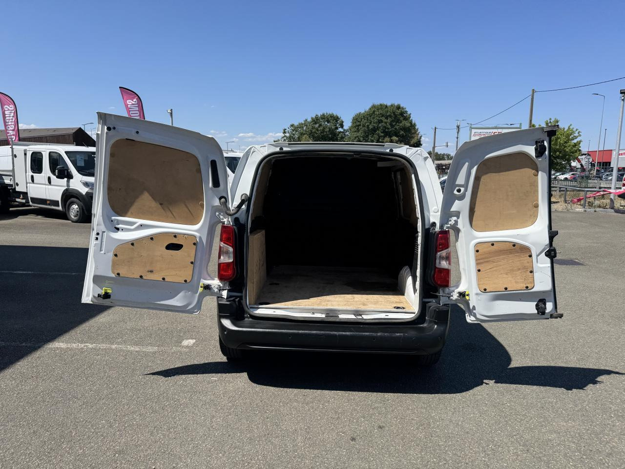 Citroen Berlingo M 650KG BLUEHDI 100 S&S DRIVER BVM5 - فان المدمجة: صور 2 Citroen Berlingo M 650KG BLUEHDI 100 S&S DRIVER BVM5 - فان المدمجة: صور 2
