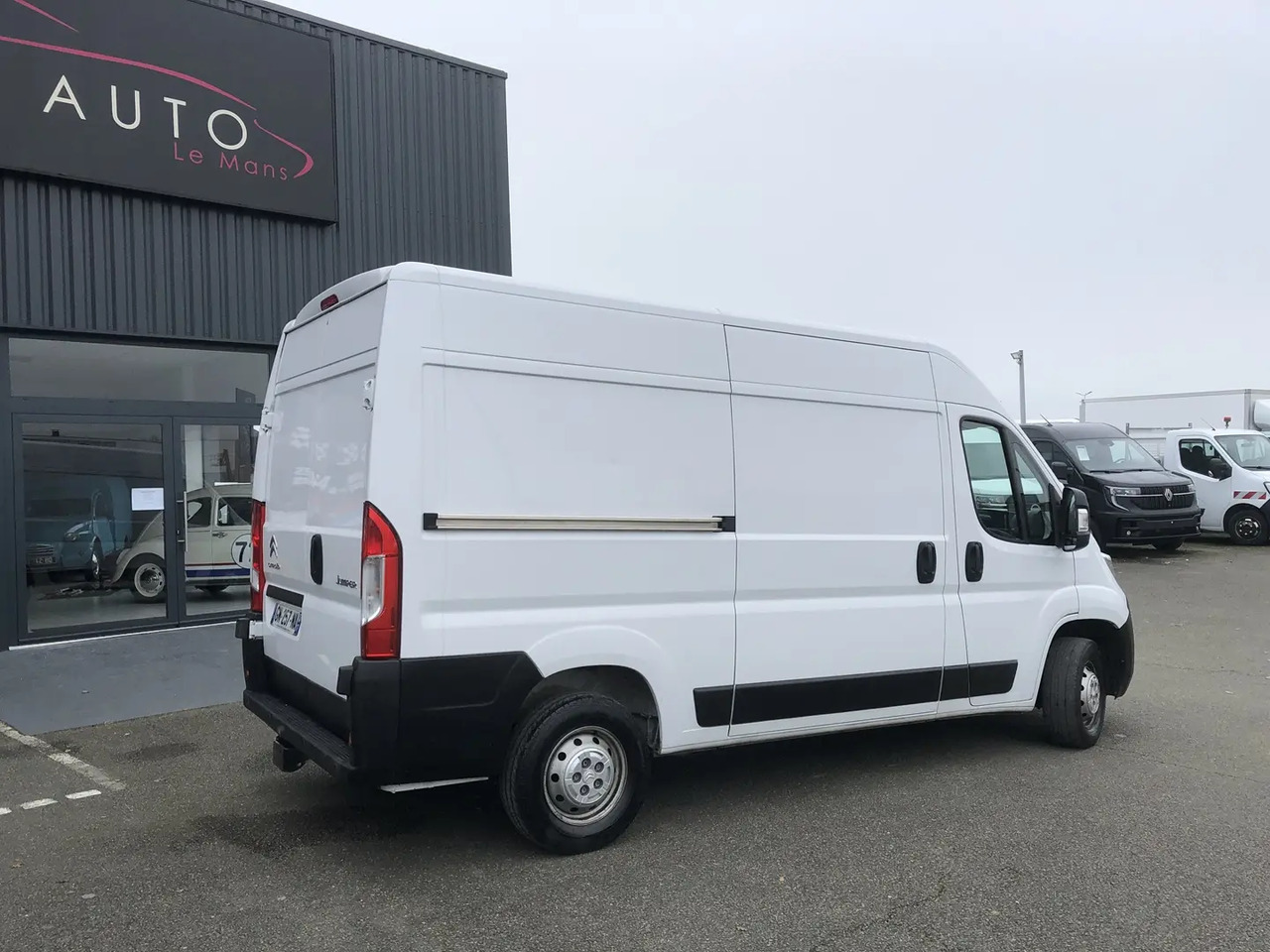 Citroen Jumper L2H2 3.3 140CH BLUEHDI S&S - فان: صور 5 Citroen Jumper L2H2 3.3 140CH BLUEHDI S&S - فان: صور 5