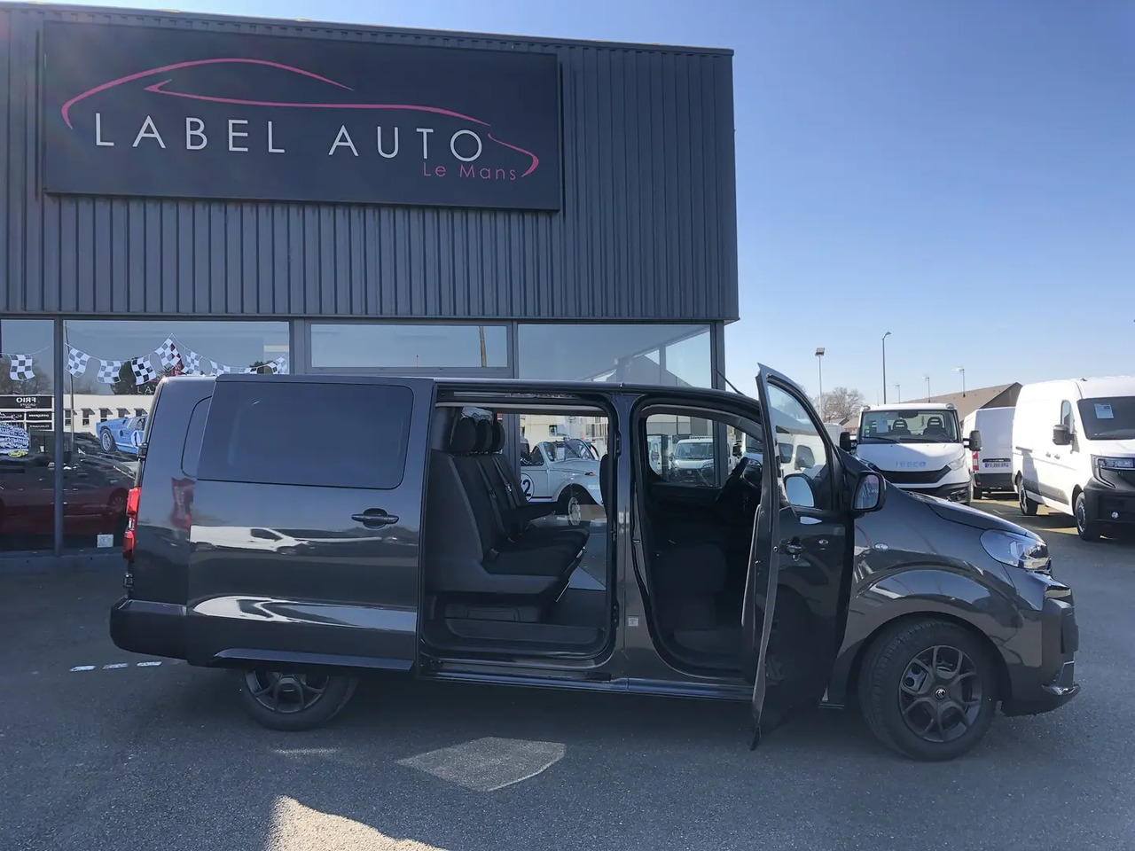 Citroen Jumpy XL 2.0 BLUEHDI 180CH S&S CABINE APPROFONDIE FIXE EAT8 - الشاحنات الصغيرة كابينة مزدوجة: صور 3 Citroen Jumpy XL 2.0 BLUEHDI 180CH S&S CABINE APPROFONDIE FIXE EAT8 - الشاحنات الصغيرة كابينة مزدوجة: صور 3