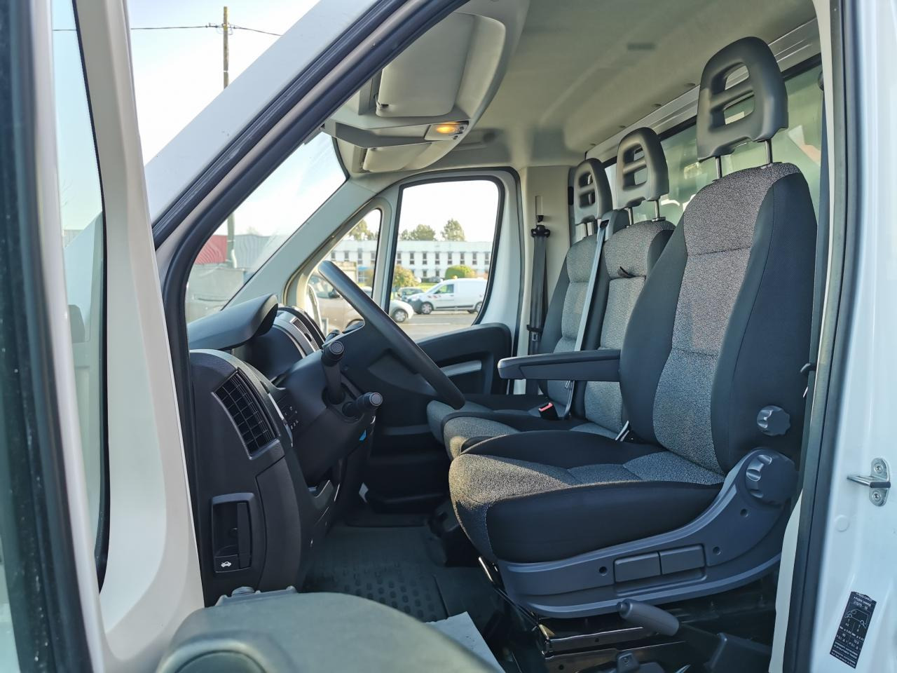 FIAT DUCATO 3T5 CAISSE + HAYON 2.2 HDI 140CH - أخرى: صور 5 FIAT DUCATO 3T5 CAISSE + HAYON 2.2 HDI 140CH - أخرى: صور 5