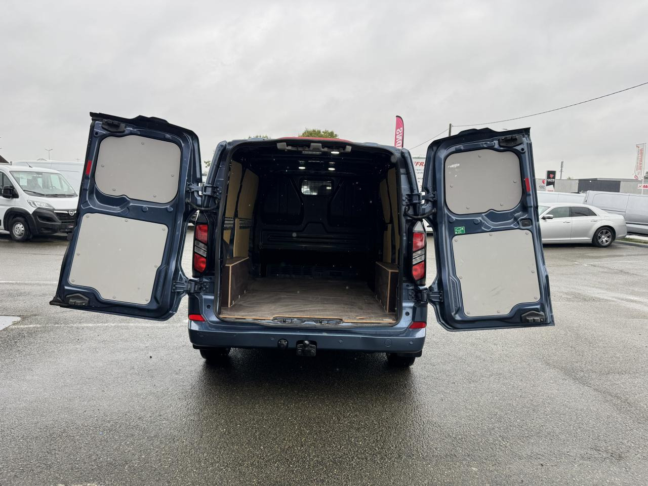FORD Transit Custom 2.0 EcoBlue 170 ch BVA Fourgon 320 L1H1 Limited - فان: صور 2 FORD Transit Custom 2.0 EcoBlue 170 ch BVA Fourgon 320 L1H1 Limited - فان: صور 2