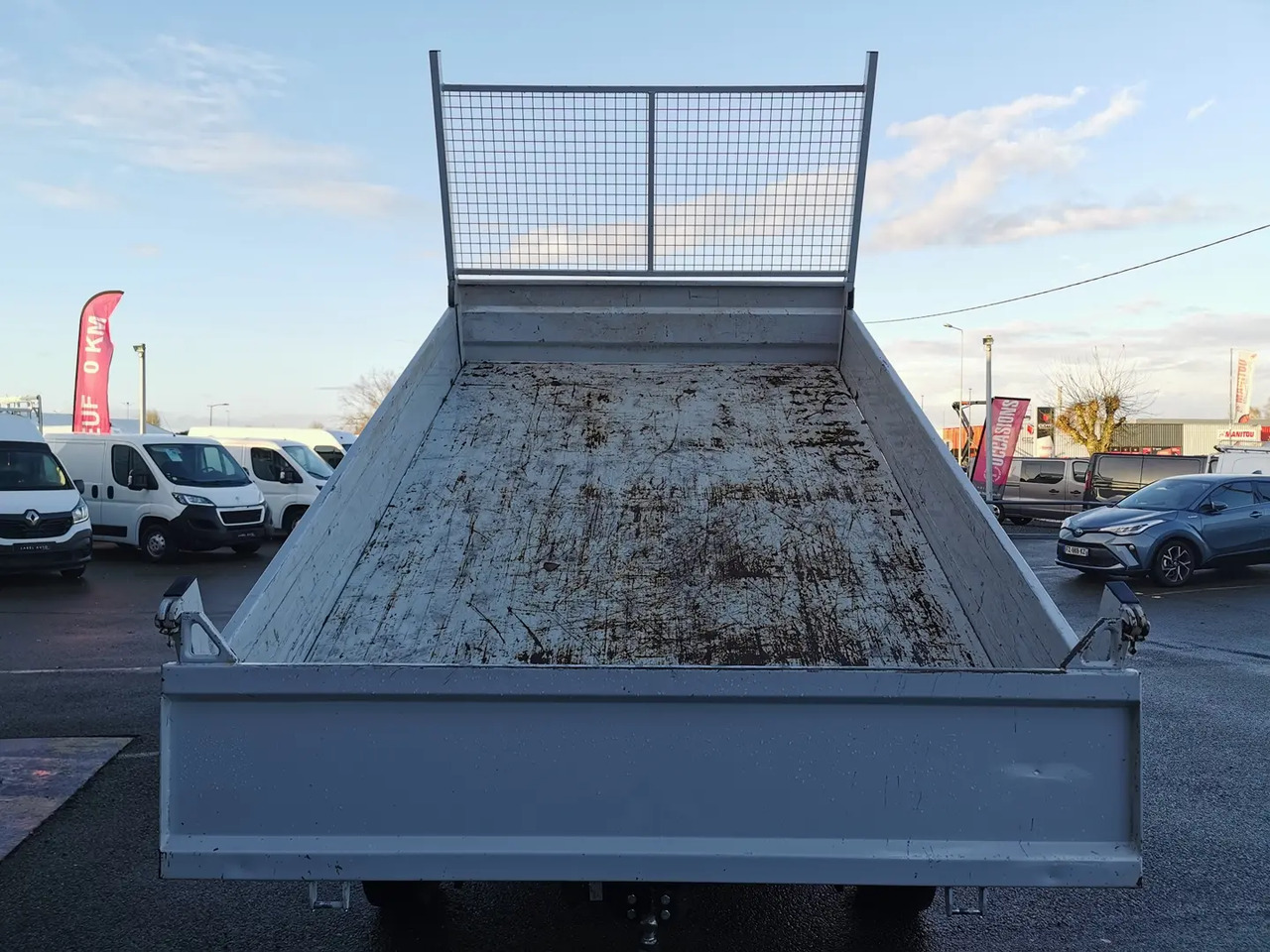 Fiat Ducato 3.5 MAXI L 2.3 MULTIJET 130CH PACK PRO NAV + COFFRE - قلاب صغير: صور 3 Fiat Ducato 3.5 MAXI L 2.3 MULTIJET 130CH PACK PRO NAV + COFFRE - قلاب صغير: صور 3