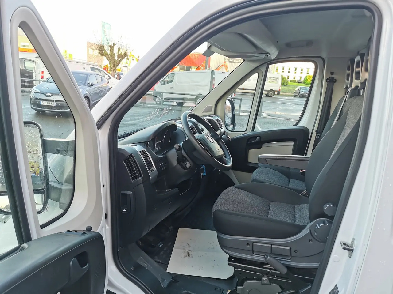 Fiat Ducato 3.5 MAXI L 2.3 MULTIJET 160CH ACIER PACK PRO NAV + COFFRE JPM E6D - قلاب صغير: صور 5 Fiat Ducato 3.5 MAXI L 2.3 MULTIJET 160CH ACIER PACK PRO NAV + COFFRE JPM E6D - قلاب صغير: صور 5