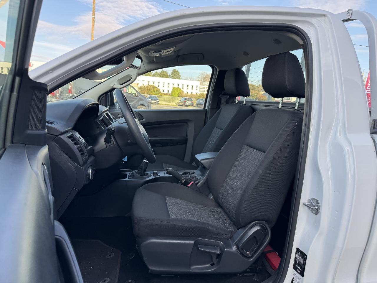 Ford Ranger 2.0 TDCI 170CH 4X4 SIMPLE CABINE XL - شاحنة البيك أب: صور 5 Ford Ranger 2.0 TDCI 170CH 4X4 SIMPLE CABINE XL - شاحنة البيك أب: صور 5