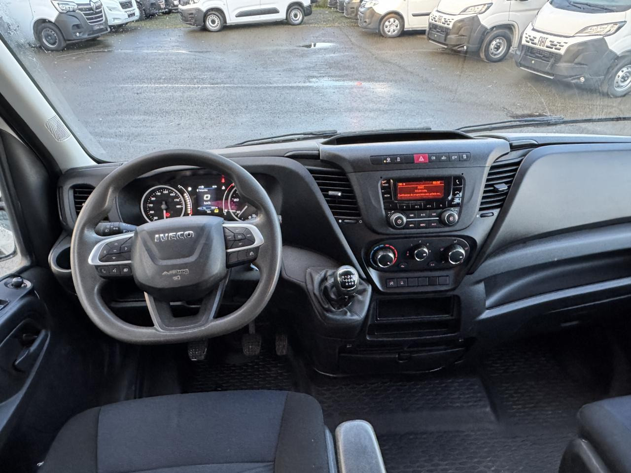 IVECO DAILY 35C14 BENNE COFFRE DOUBLE CABINE RJ 6 places - قلاب صغير, الشاحنات الصغيرة كابينة مزدوجة: صور 4 IVECO DAILY 35C14 BENNE COFFRE DOUBLE CABINE RJ 6 places - قلاب صغير, الشاحنات الصغيرة كابينة مزدوجة: صور 4