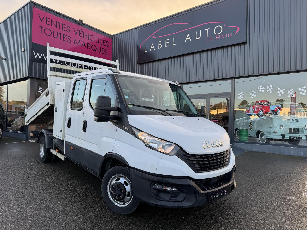 IVECO DAILY 35C14 BENNE COFFRE DOUBLE CABINE RJ 6 places - قلاب صغير, الشاحنات الصغيرة كابينة مزدوجة: صور 3 IVECO DAILY 35C14 BENNE COFFRE DOUBLE CABINE RJ 6 places - قلاب صغير, الشاحنات الصغيرة كابينة مزدوجة: صور 3